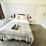 Bright Room Near Southmead